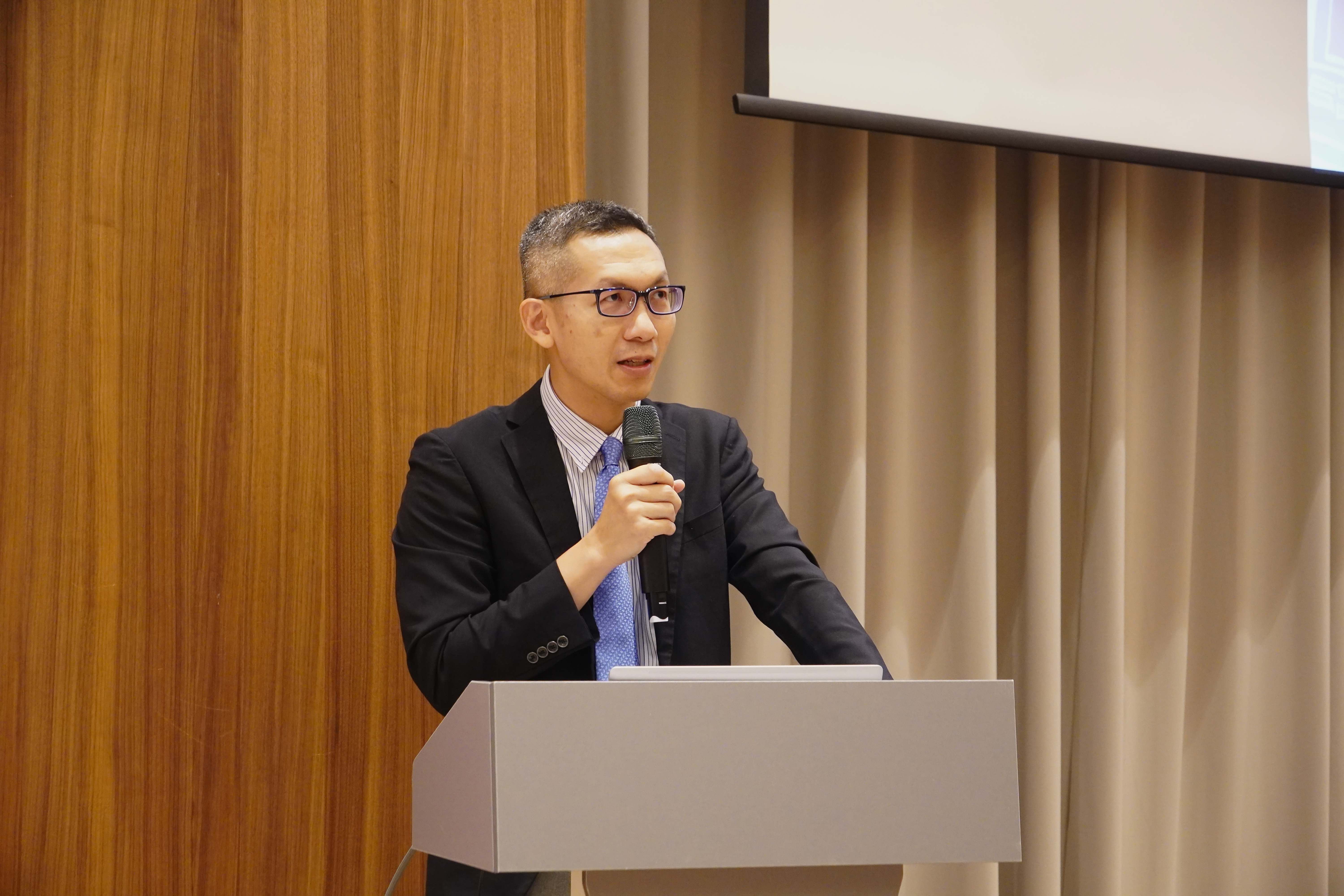 黃士軒系主任致詞。