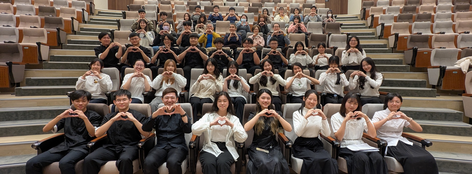 20251119_法律系文化盃合唱院內公演